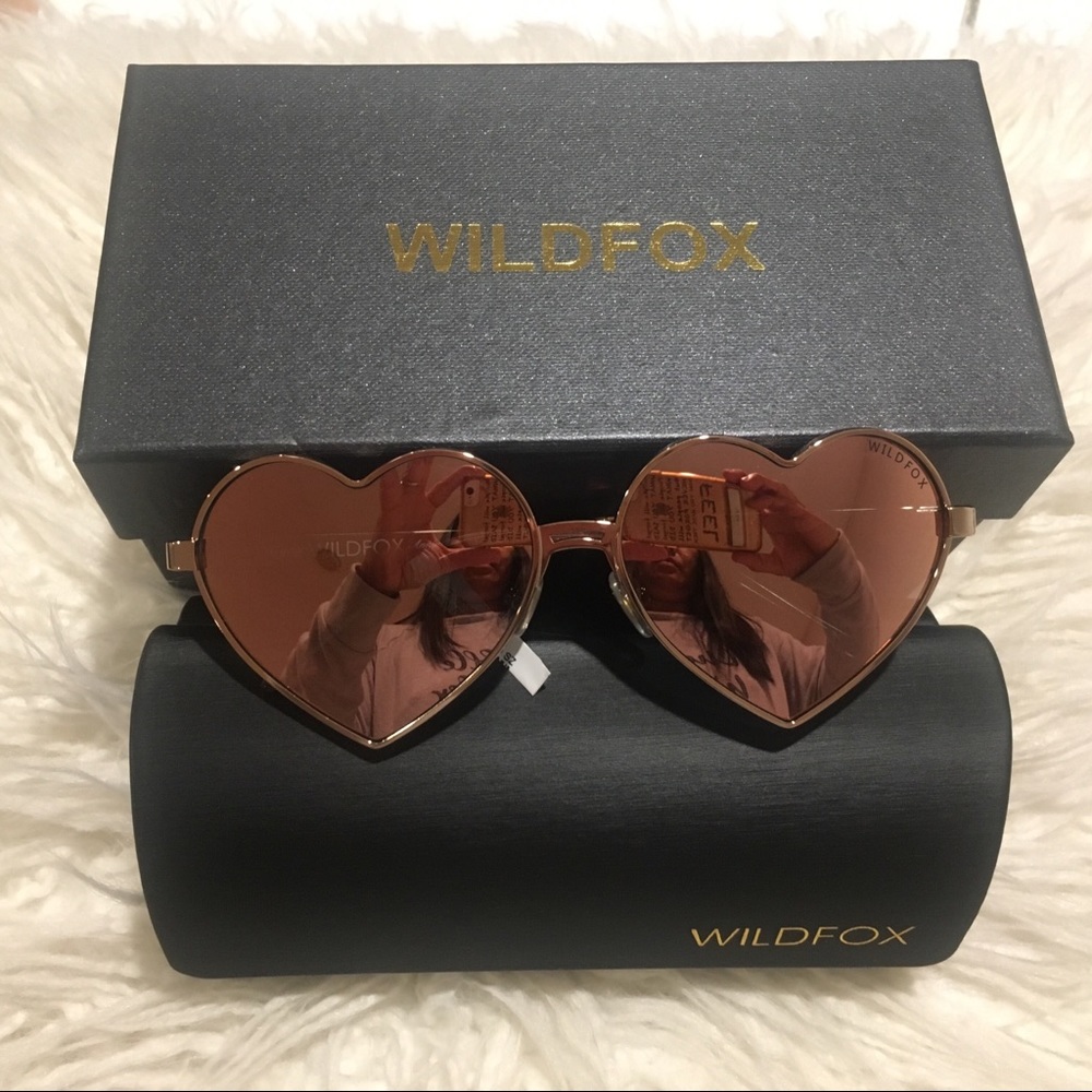 NIB WILDFOX Lolita sunglasses rose gold